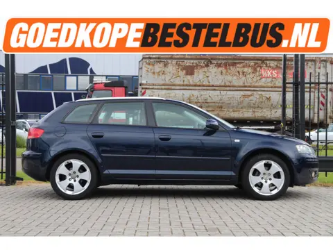 Audi A3 Sportback 1.6 FSI / Ambition / Cruise / Clima..