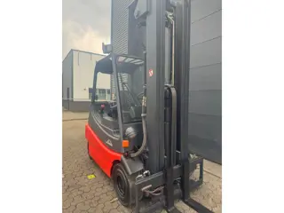 Linde E25/02 2,5 ton elektrische heftruck (bj 2008)