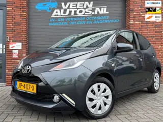 Toyota Aygo 1.0 VVT-i x-play Dealer Onderhouden LED NAP