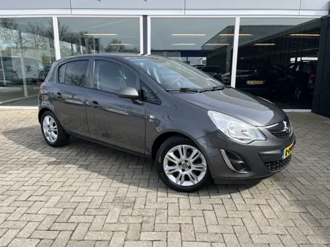 Opel Corsa 1.4-16V Fietsendrager / Lmv /Cruise / Nav / Stoel+stuur verwarming / Airco