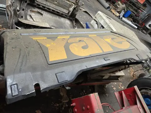 Scania 3 serie dakspoiler kleine beschadiging