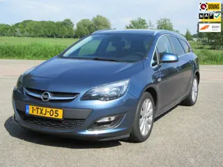 Opel Astra Sports Tourer 1.4 Turbo Berlin + Parkeersensoren