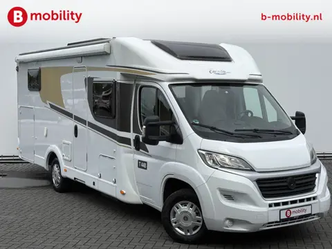 Carado T 448 Automaat Bj.2017 Enkele Bedden + Hefbed TV Garage Zonnepaneel 2x Fietsendrager | Achter
