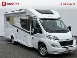 Carado T 448 Automaat Bj.2017 Enkele Bedden + Hefbed TV Garage Zonnepaneel 2x Fietsendrager | Achter