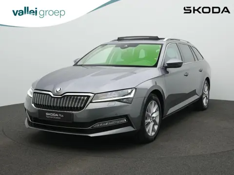 Skoda Superb 1.4 TSI 218 pk iV Style | Panoramadak | Trekhaak | Navigatie Columbus | Geheugenstoel |