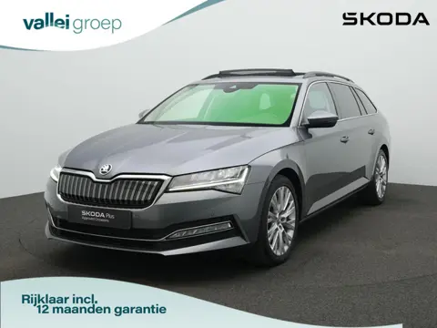 Skoda Superb 1.4 TSI iV 218 pk Sportline | Panoramadak | Navigatie Columbus | Adaptief onderstel | A