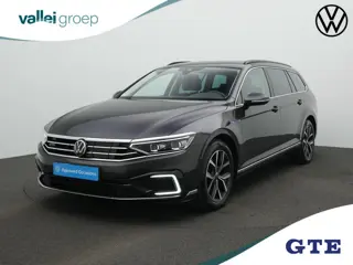Volkswagen Passat 1.4 TSI 218 pk PHEV GTE Business | Trekhaak | Discover Pro | IQ Light | Achteruitr