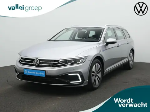 Volkswagen Passat 1.4 TSI 218 pk PHEV GTE Business | IQ Light | Adaptive Cruise | Stoelverwarming | 