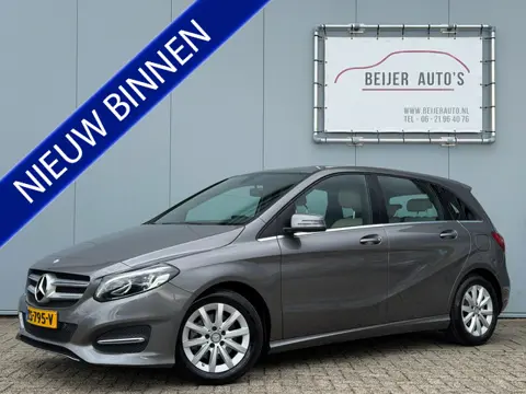 Mercedes-Benz B-Klasse 180 Ambition Automaat Navigatie/Trekhaak/Camera.