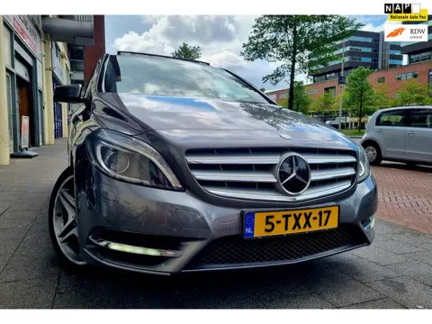 Mercedes-Benz B-klasse 180 CDI Edition AMG PanoDak Leer