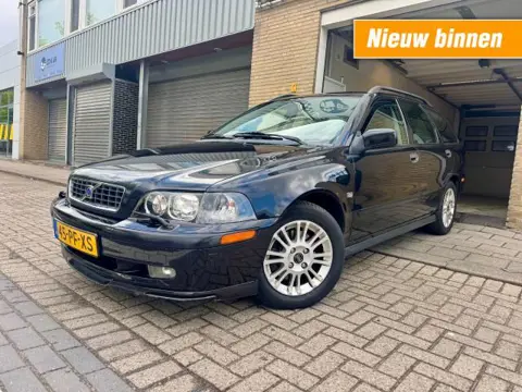 VOLVO V40 2.0 T Europa Nordic CLIMA LEER PDC TREKHAAK NAP APK