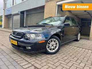 VOLVO V40 2.0 T Europa Nordic CLIMA LEER PDC TREKHAAK NAP APK