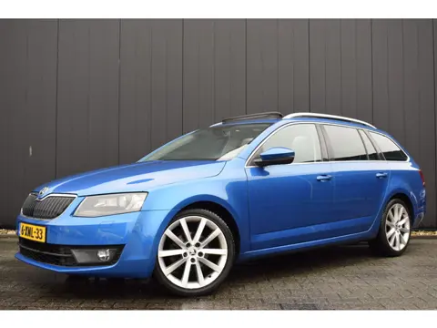 Škoda Octavia Combi 1.6 TDi Greentech Elegance Businessline Panoramadak | Leder | Xenon | Elek. Stoe