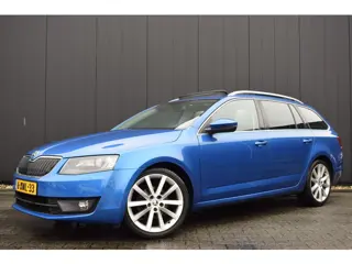 Škoda Octavia Combi 1.6 TDi Greentech Elegance Businessline Panoramadak | Leder | Xenon | Elek. Stoe