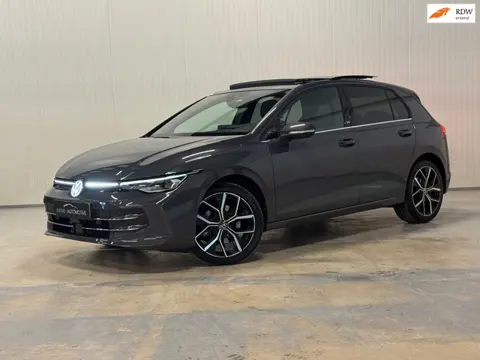 Volkswagen Golf 1.5 eTSI R-Line Edition | 50 JAHRE | FACELIFT | PANO | HUD | TREKHAAK