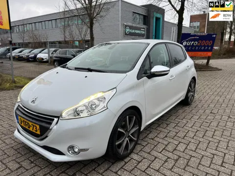 Peugeot 208 1.2 VTi Oxygo - NAVIGATIE - LED - NIEUW APK !