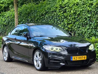 BMW 2-serie Coupé M2 M235i High Executive Schuifdak GR Navi H&K Stuurverwarming NAP