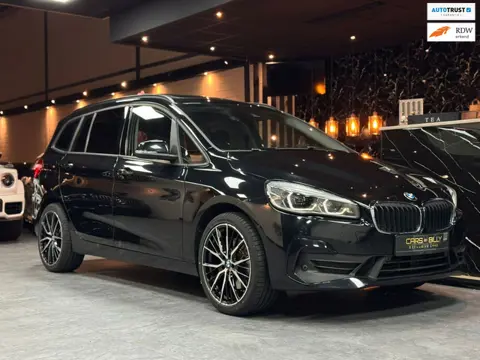 BMW 2-serie Gran Tourer 220i 7p. High Executive|CRUISE|AUTO|PANO|AUTO