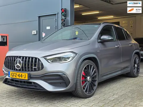 Mercedes-Benz GLA-klasse AMG 35 4MATIC / PANO / MATTE GREY / LEDER-ALCANTARA / CAMERA / KEYLESS / BU