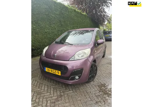 Peugeot 107 1.0 Active APK Juni 2027