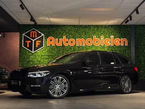BMW 5-serie Touring 520i M SPORT Night ed. |H/K|HUD|360CAMERA|DAB