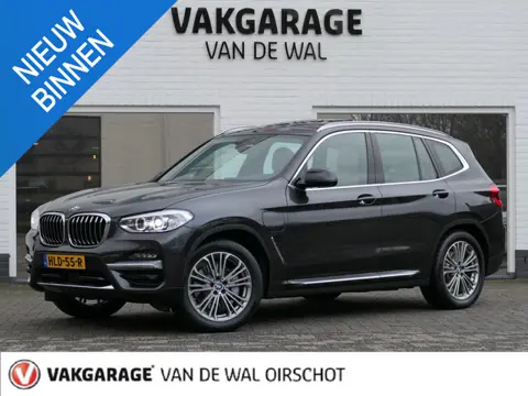 BMW X3 xDrive30e High Executive | Luxury Line | Panoramadak | Head-up display | 360°-camera | Memory
