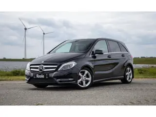 Mercedes-Benz B-klasse 180 Ambition AUTOMAAT / CRUISE CONTROLE / NAVI / TREKHAAK / LEER