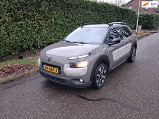 Citroen C4 Cactus 1.2 PureTech Shine nieuwe distributie riem en beur gehad