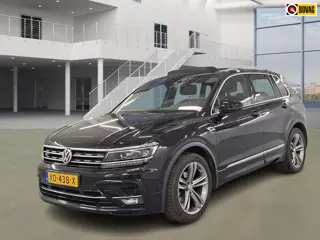 Volkswagen Tiguan 1.5 TSI Highline Business R / PANO / DSG / TREKHAAK