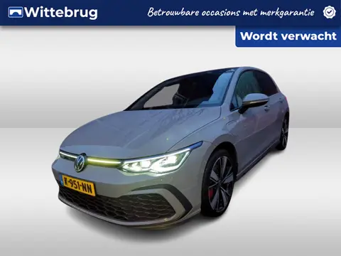 Volkswagen Golf 1.4 eHybrid 245pk GTE DSG Automaat / Panorama dak / LED Matrix IQ / Camera / Parkeer