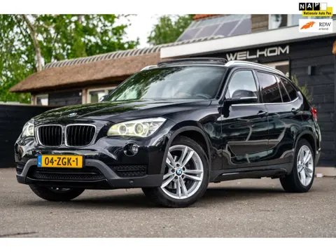 BMW X1 SDrive20i Upgrade Edition I Panoramadak I Leder I Trekhaak I NAP