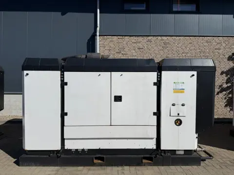 Caterpillar PDC 190 C7.1 Atmos PDC 190 Diesel Compressor 24,6 m3 / min 10 Bar