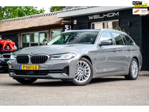 BMW 5-serie Touring BMW 530e Touring LCI High Executive I Laserlight I Comfortstoelen I Driving Assi