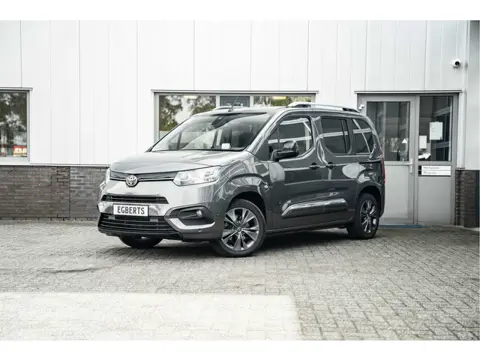 Toyota PROACE Verso | Pano dak | 5-Persoons | Achteruitrijcamera | PDC V+A |