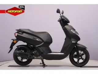 Peugeot KISBEE 25 KM/H (bj 2020)