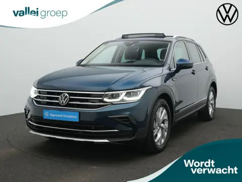 Volkswagen Tiguan 1.4 TSI 245 pk eHybrid Elegance | Panoramadak | Trekhaak | IQ Light | Achteruitrij