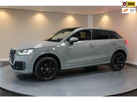 Audi Q2 35 TFSI S Edition *Automaat* Carplay|Leer|Stoelverw.|Trekhaak|Navi|Cruise|DAB