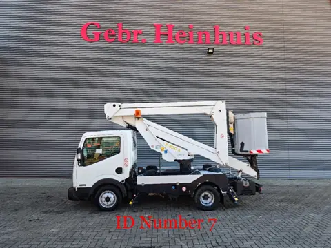 Nissan Cabstar 35.13 NT400 Palfinger P200A (bj 2017)