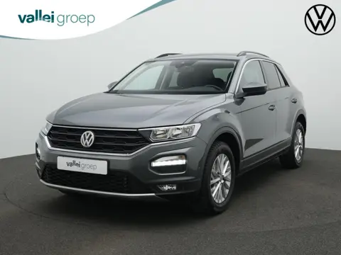 Volkswagen T-Roc 1.5 TSI 150 pk DSG Style | Trekhaak | Navigatie | Adaptive Cruise | Achteruitrijcam