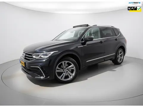Volkswagen Tiguan Allspace 1.5 TSI R-Line Business+ 7 Persoons | Panoramadak