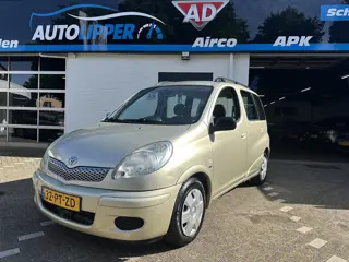 Toyota Yaris Verso 1.3 VVT-i Sol /Airco/Trekhaak/All season/Nieuwe apk