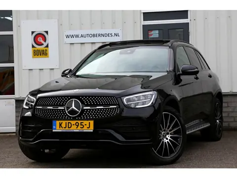 Mercedes-Benz GLC 300e 4MATIC AMG*Perfect Onderh.*Pano/Elek. Trekhaak/Night/Treeplanken/Diamond Gril