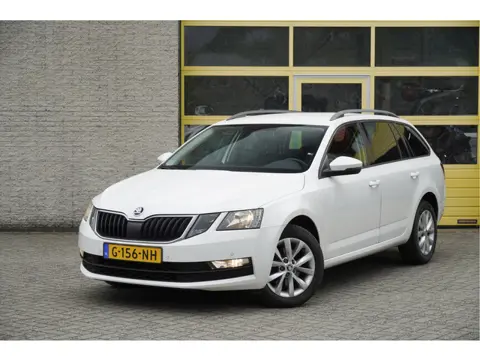 Škoda Octavia Combi 1.5 TSI 150PK! Automaat Business Edition BJ2019 Lmv 16" | Led | Pdc | Afneembare