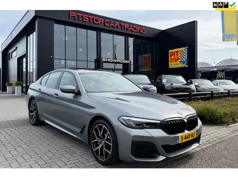 BMW 5-serie 530e, M-Sport, Head-Up, 1e eigenaar, NL Auto, HiFi, Sfeerverlichting!