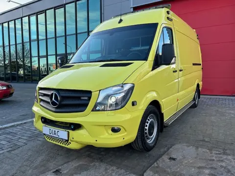 Mercedes-Benz 319 CDI Container Ambulance (bj 2018)