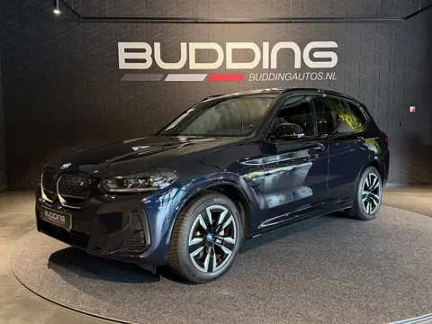 BMW iX3 Exe 80 kWh | M-sport | Pano | Driving Assist