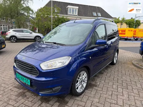 Ford Tourneo Courier 1.0 Titanium