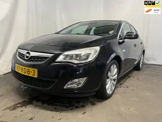 Opel Astra 1.4 Turbo Cosmo - Schade