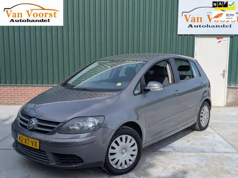 Volkswagen Golf Plus 1.6 FSI AIRCO * TREKHAAK * APK *