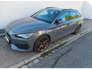 CUPRA Leon Sportstourer e-Hybrid VZ Performance PANO l LEDER l ACC
